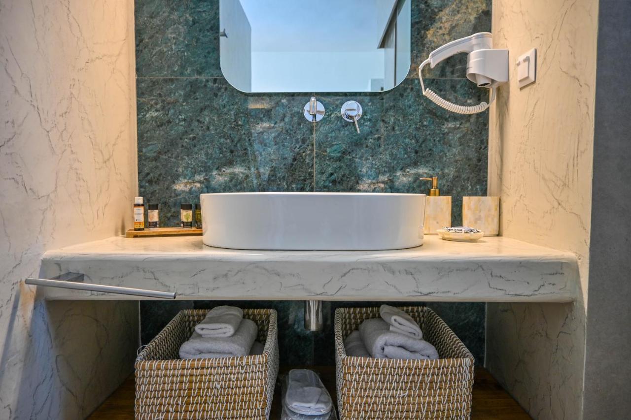 Schinoza Luxury Suites Schoinoussa Exterior foto